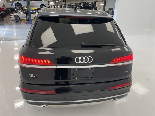 2022 Audi Q7 55 Premium Plus