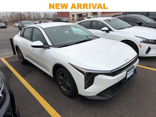 2025 Kia K4 LXS