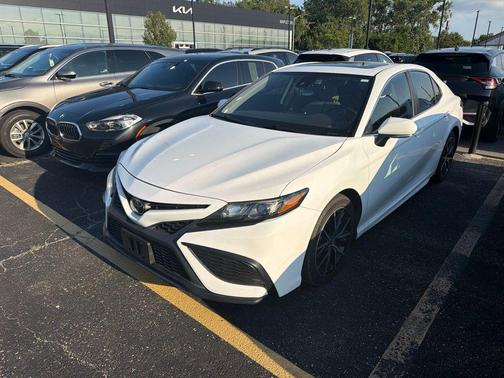 Ice Cap 2024 Toyota Camry SE