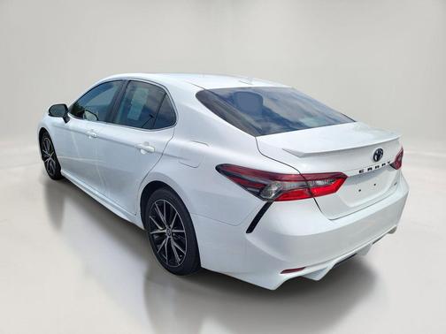 Ice Cap 2024 Toyota Camry SE