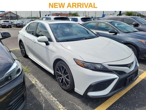 Ice Cap 2024 Toyota Camry SE