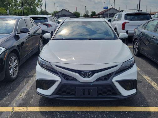 Ice Cap 2024 Toyota Camry SE