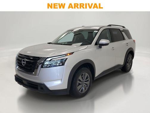 Brilliant Silver Metallic 2025 Nissan Pathfinder SV FWD