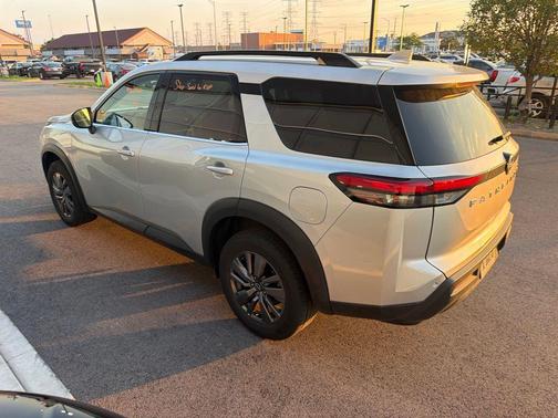 Brilliant Silver Metallic 2025 Nissan Pathfinder SV FWD