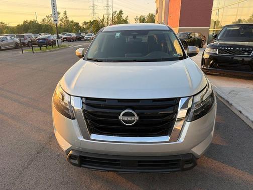 Brilliant Silver Metallic 2025 Nissan Pathfinder SV FWD