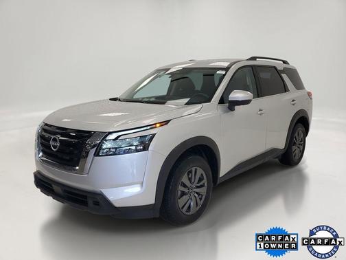 Brilliant Silver Metallic 2025 Nissan Pathfinder SV FWD