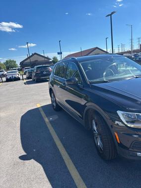 Deep Black 2020 Volkswagen Tiguan 2.0T SEL