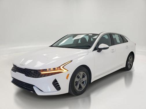 2023 Kia K5 LXS