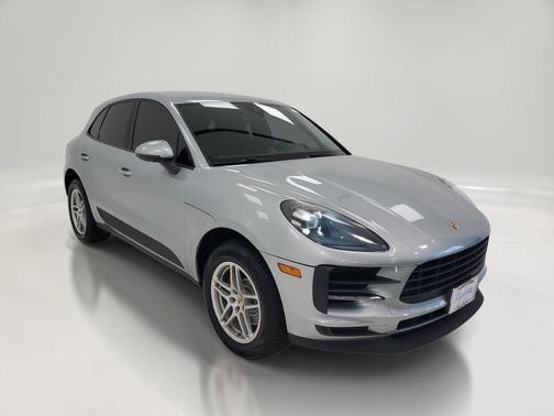Dolomite Silver Metallic 2020 Porsche Macan Macan
