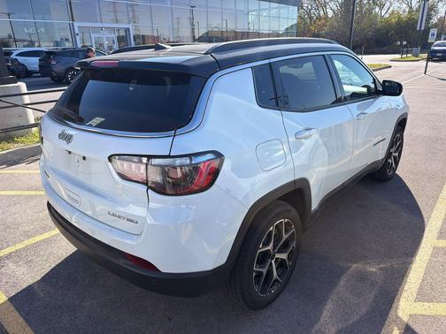 Bright White Clearcoat 2025 Jeep Compass Limited