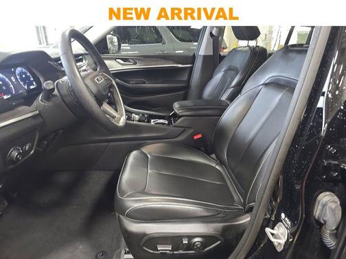Diamond Black Crystal Pearlcoat 2023 Jeep Grand Cherokee Limited