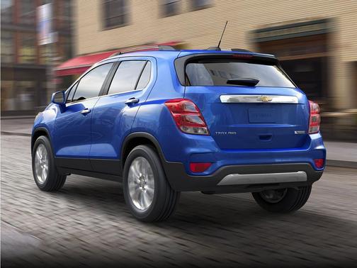 Silver Ice Metallic 2019 Chevrolet Trax LT