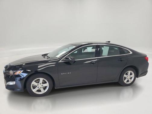 Mosaic Black Metallic 2023 Chevrolet Malibu FWD 1LT
