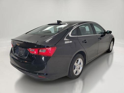Mosaic Black Metallic 2023 Chevrolet Malibu FWD 1LT