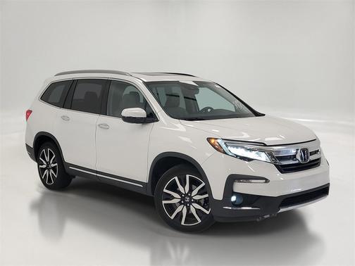 2022 Honda Pilot Touring 8-Passenger