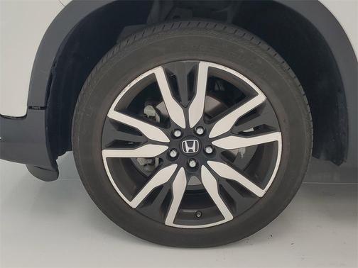 2022 Honda Pilot Touring 8-Passenger