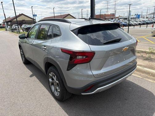 Sterling Gray Metallic 2025 Chevrolet Trax LT