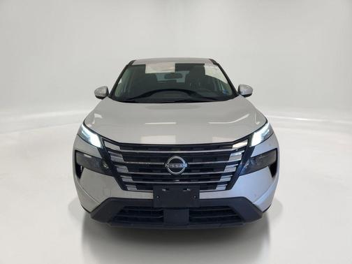 Brilliant Silver Metallic 2025 Nissan Rogue SV