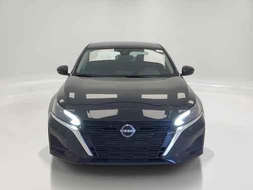 Super Black 2025 Nissan Altima 2.5 SV