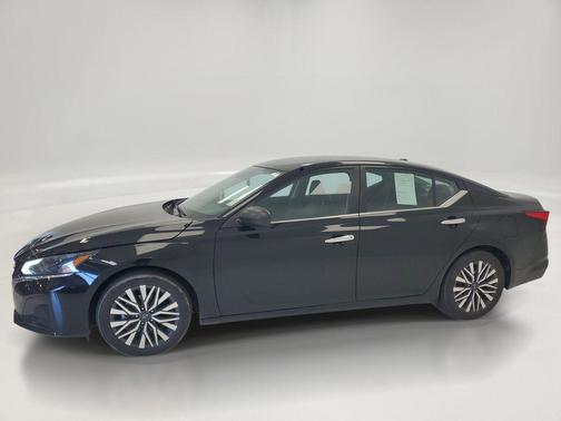 Super Black 2025 Nissan Altima 2.5 SV