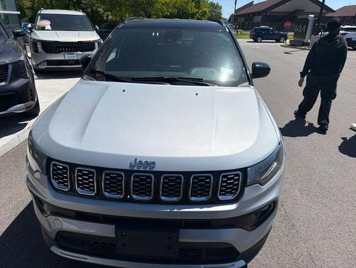 Silver Zynith Metallic Clearcoat 2025 Jeep Compass Limited