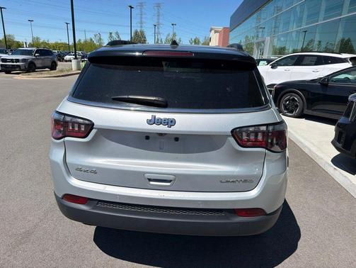 Silver Zynith Metallic Clearcoat 2025 Jeep Compass Limited