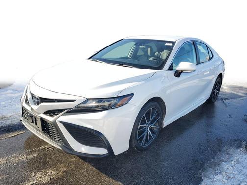 Ice 2023 Toyota Camry SE