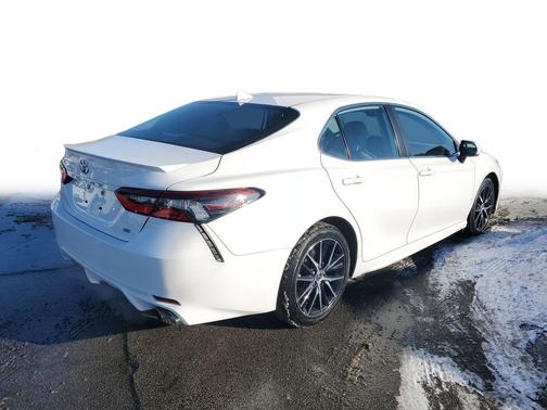 Ice 2023 Toyota Camry SE