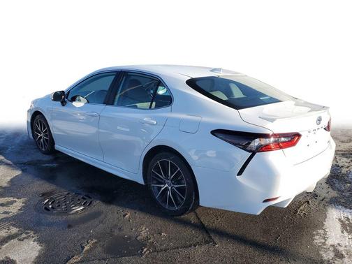 Ice 2023 Toyota Camry SE