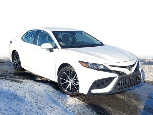 Ice 2023 Toyota Camry SE