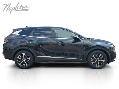 Ebony Black 2024 Kia Sportage EX