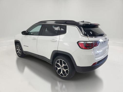 Bright White Clearcoat 2025 Jeep Compass Limited