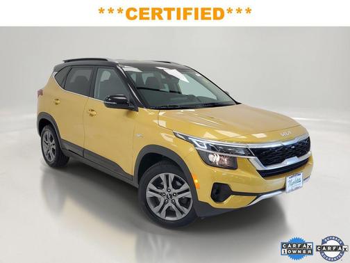 Starbright Yellow/Black Roof 2023 Kia Seltos S