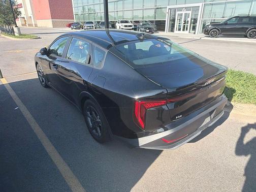 Aurora Black Pearl 2025 Kia K4 LXS