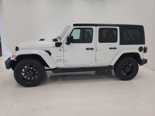 Bright White Clearcoat 2023 Jeep Wrangler 4xe Sahara