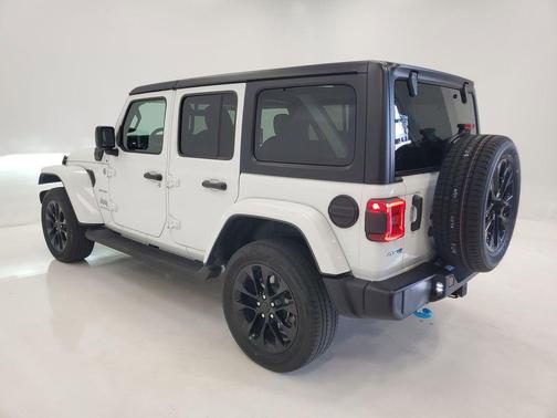 Bright White Clearcoat 2023 Jeep Wrangler 4xe Sahara