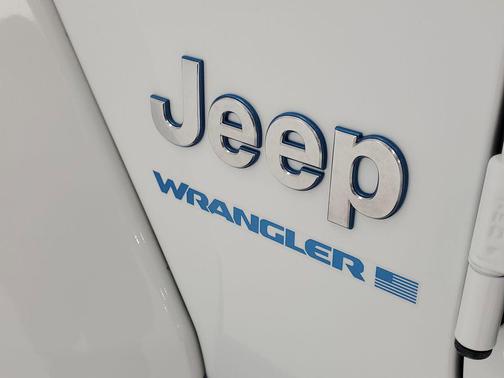 Bright White Clearcoat 2023 Jeep Wrangler 4xe Sahara