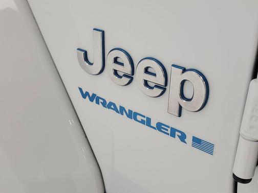 Bright White Clearcoat 2023 Jeep Wrangler 4xe Sahara