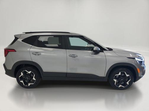 Steel Gray 2024 Kia Seltos EX