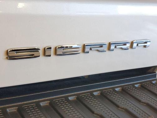 White Frost Tricoat 2022 GMC Sierra 1500 Denali Ultimate