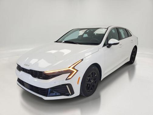 2025 Kia K5 LXS