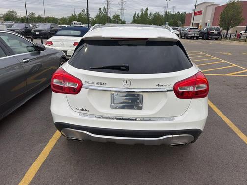 Polar White 2019 Mercedes-Benz GLA 250 4MATIC