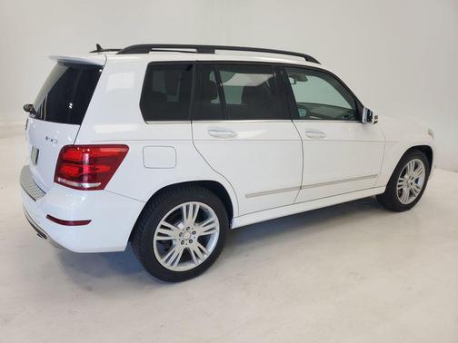 White 2015 Mercedes-Benz GLK-Class GLK 350 4MATIC