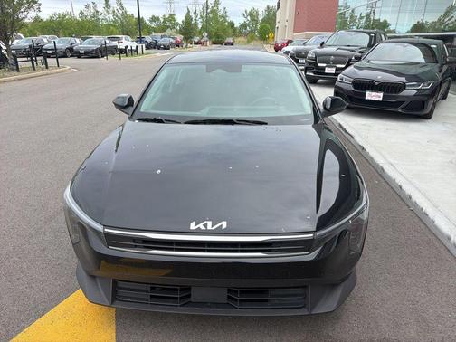 Aurora Black Pearl 2025 Kia K4 LXS