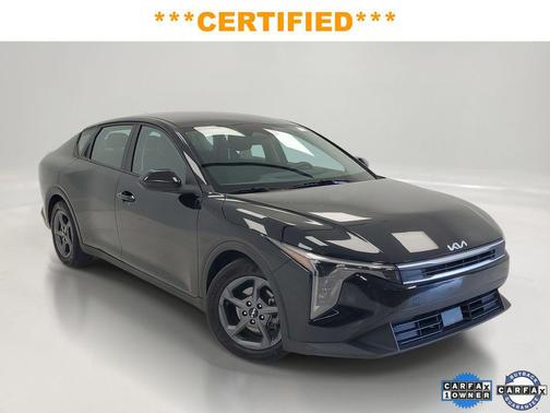 Aurora Black Pearl 2025 Kia K4 LXS
