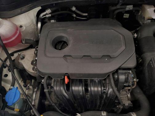 Snow White Pearl 2022 Kia Sportage S
