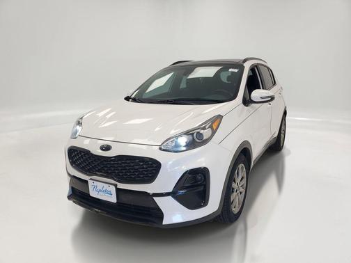 Snow White Pearl 2022 Kia Sportage S