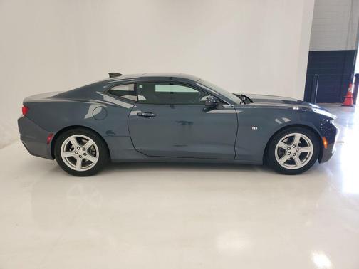 Shadow Gray Metallic 2023 Chevrolet Camaro 1LT