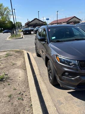 Granite Crystal Metallic Clearcoat 2023 Jeep Compass Latitude