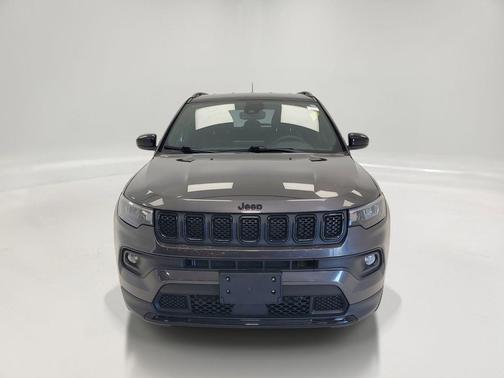 Granite Crystal Metallic Clearcoat 2023 Jeep Compass Latitude